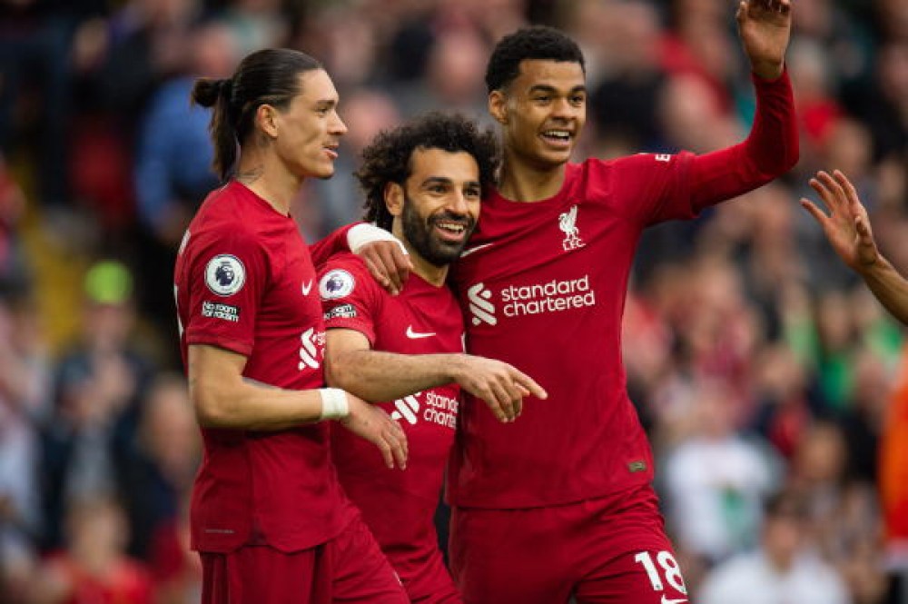 محمد صلاح ينجز رقماً قياسياً وليفربول يشدد الخناق على 