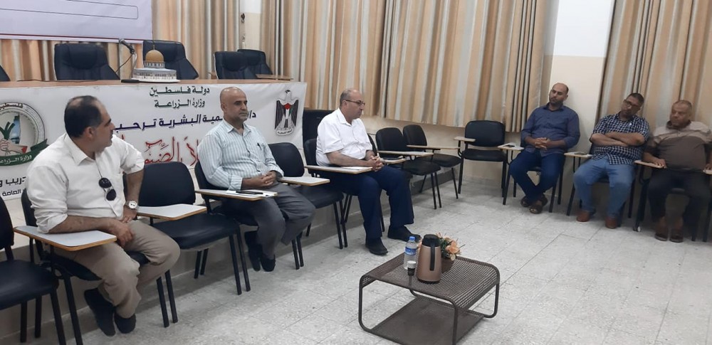 وكيل وزارة الزراعة يبحث مع مربي الدواجن سبل التعاون المشترك