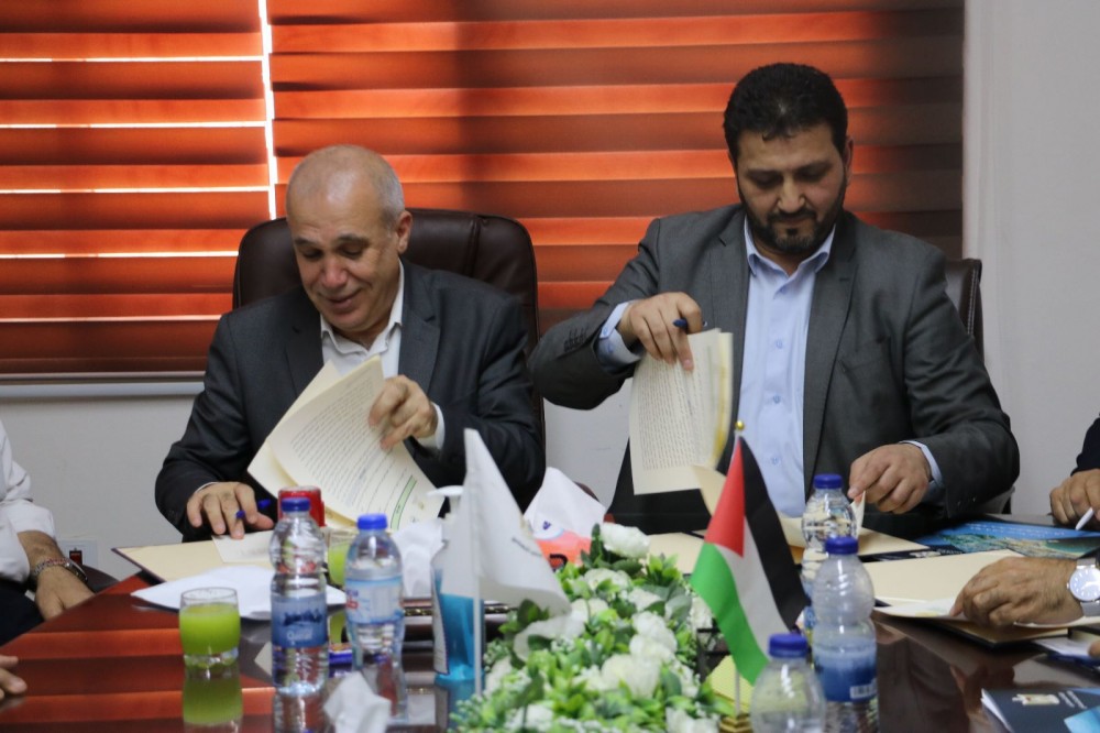 الحكم المحلي واتحاد البلديات يوقعان مذكرة تفاهم مع الاغاثة الطبية