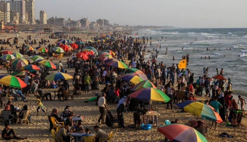 منع السباحة في بحر غزة حتى الثلاثاء المقبل
