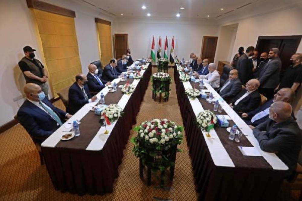 قيادة حماس تلتقي وزير المخابرات اللواء عباس كامل