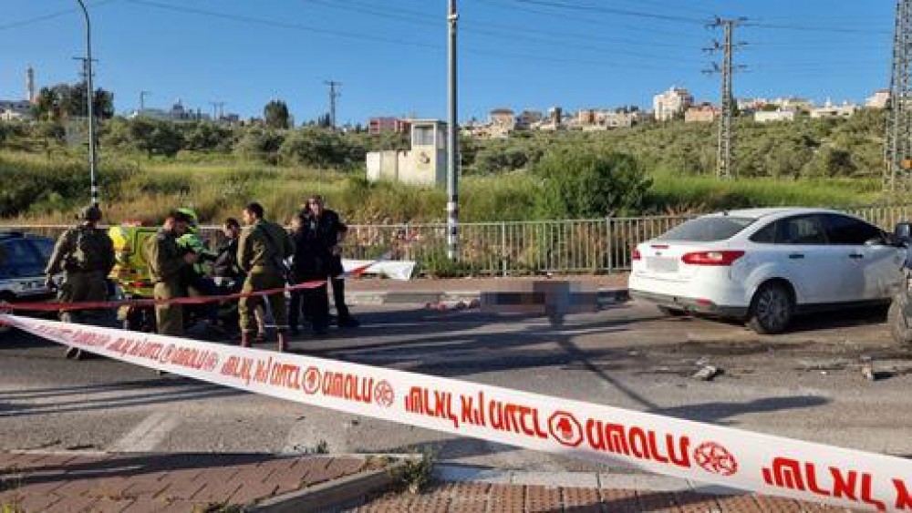 مشاه من مكان إعدام المواطن الفلسطيني أحمد يعقوب طه (٣٩ عاماً) 