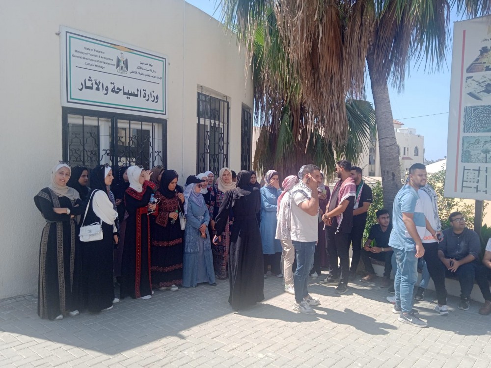 السياحة تستقبل وفدا ًمن مركز دراسات المجتمع المدني بالكنيسة البيزنطية