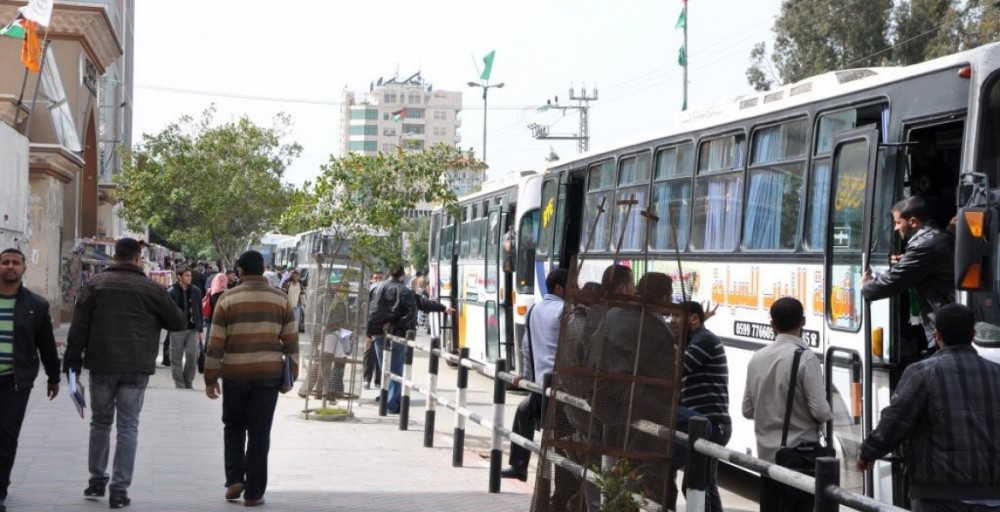 إطلاق مشروع مواصلات مجانية لطلبة الجامعات بغزة