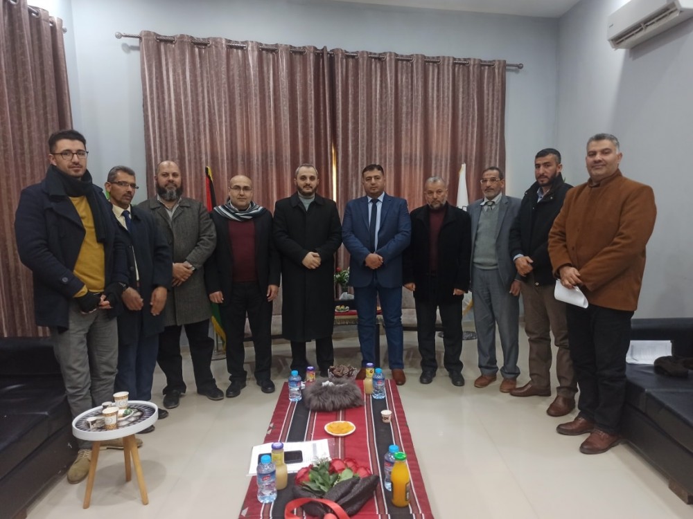 وكيل وزارة العمل يبحث سبل التعاون المشترك مع بلدية بني سهيلا
