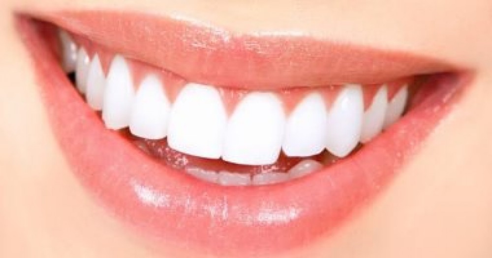 5 مكونات من مطبخك تجعل أسنانك أكثر بياضاً