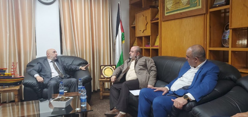 وكيل النقل والمواصلات يستقبل وفداً من بلدية المغراقة