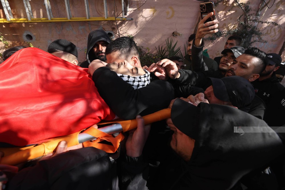 جماهير غفيرة تشيع جثمان الشهيد يوسف محيسن