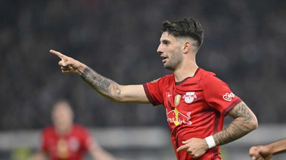 ليفربول يعلن تعاقده مع سوبوسلاي في صفقة ضخمة