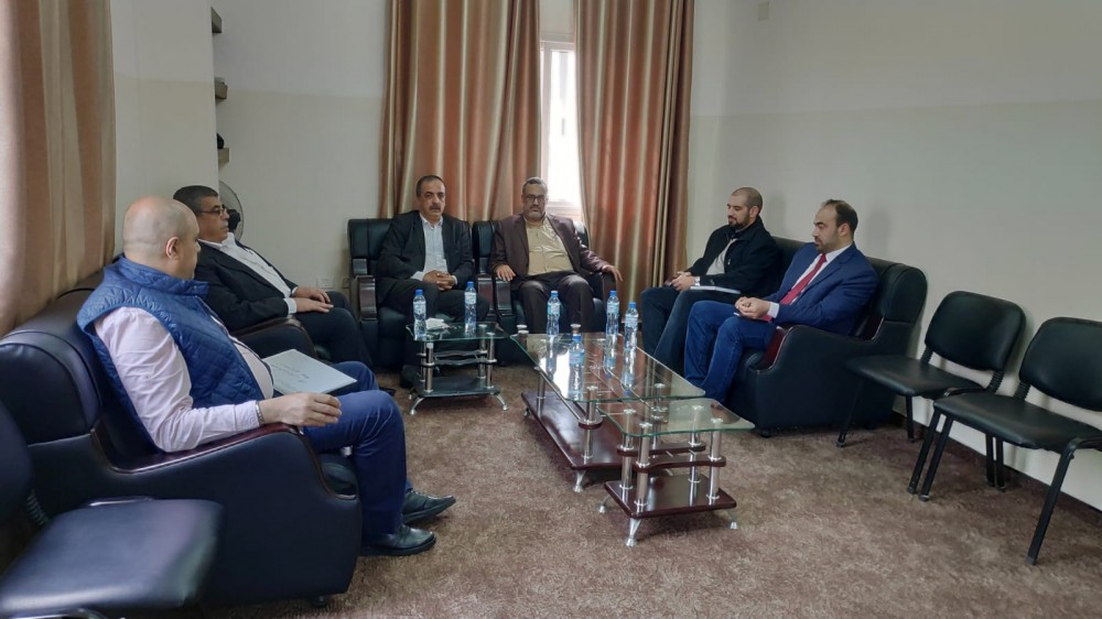 العمل والاتحاد العام للصناعات يناقشان تعزيز صمود العمال في القطاعات المتضررة