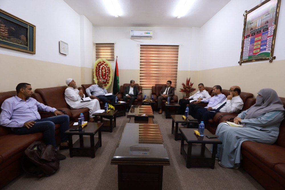 وزارة التعليم تناقش إعداد برنامج لمجابهة أسرلة التعليم في القدس