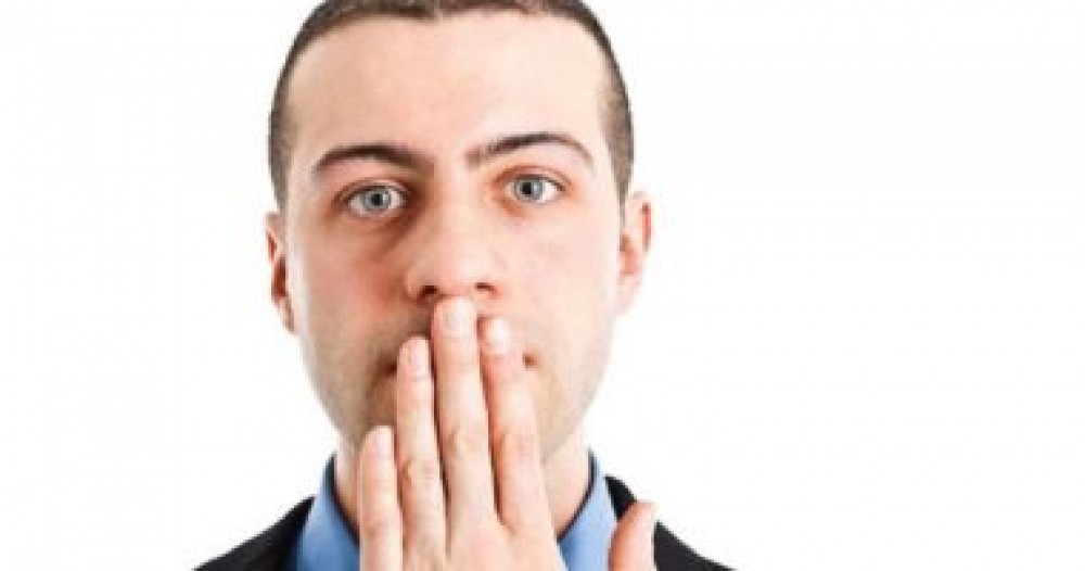أسباب مرضية وراء رائحة الفم الكريهة ارفعها