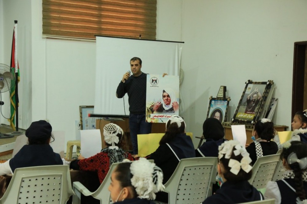 وزارة الأسرى تستقبل مجموعة طالبات من مدرسة أبي جعفر المنصور للبنات