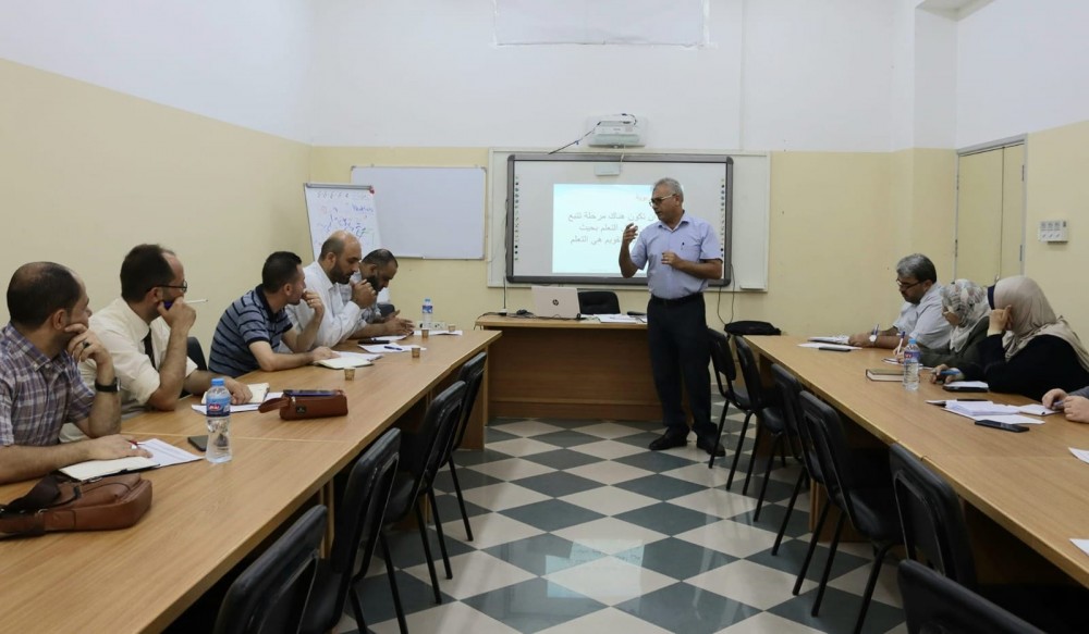 تعليم شرق غزة يعقد ورشة لتحسين و تطوير الإمتحانات الموحدة