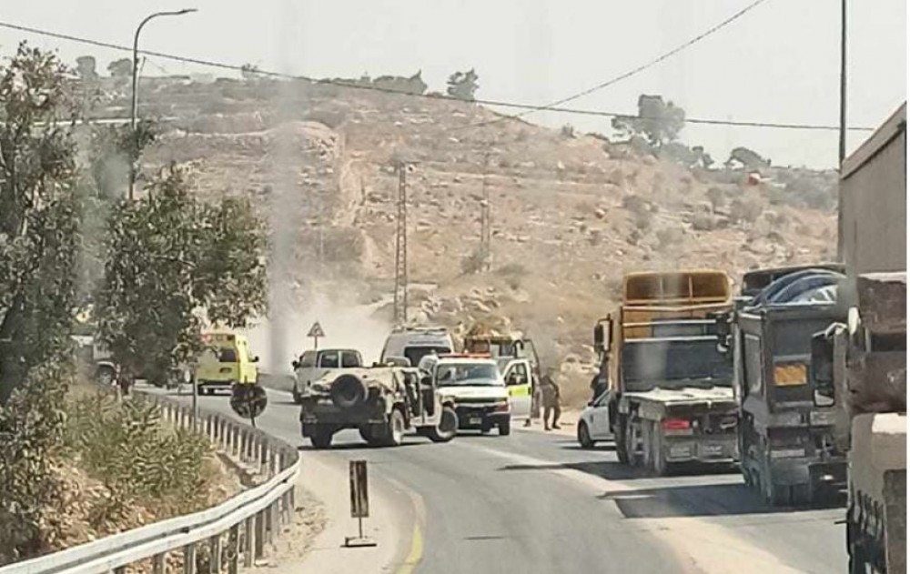 حماس تبارك عملية الخليل: رد طبيعي على الحرب الدينية ضد مقدساتنا
