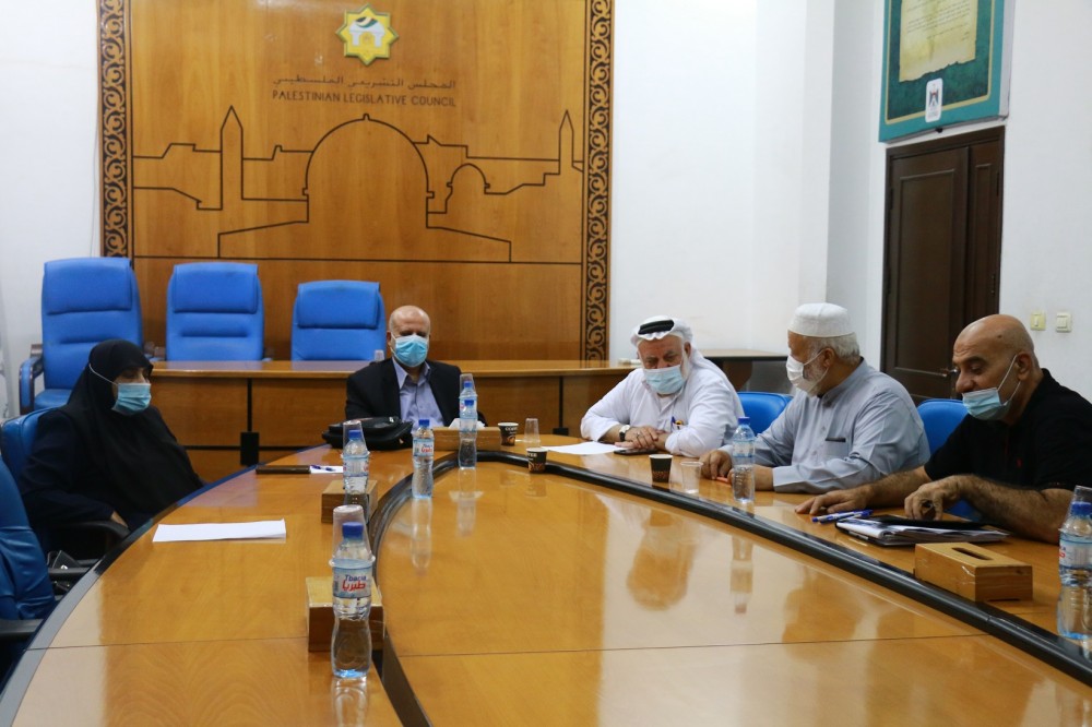 لجنة الداخلية في التشريعي تبحث القضايا والشكاوى الواردة للجنة