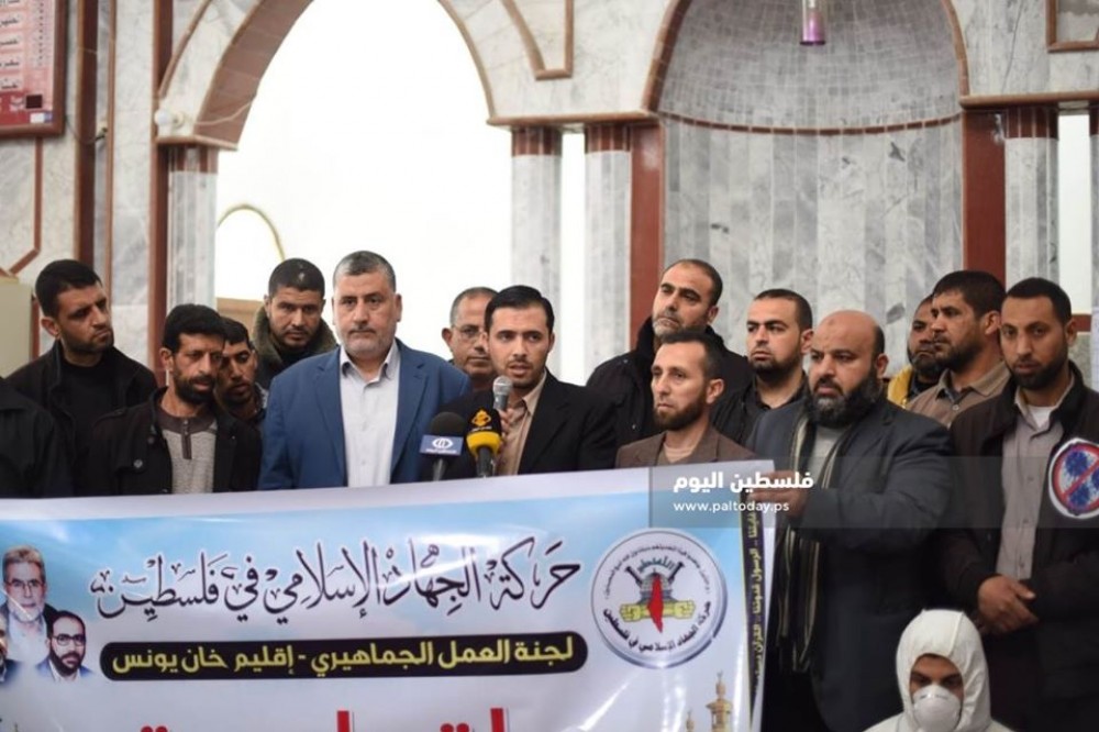 أوقاف خان يونس تشرف على حملة طهر بيتي لتعقيم مساجد المحافظة