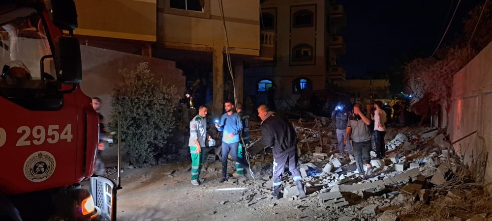 مشاهد من قصف الاحتلال على قطاع غزة وعمل الطواقم الطبية والأمنية خلال القصف (3)