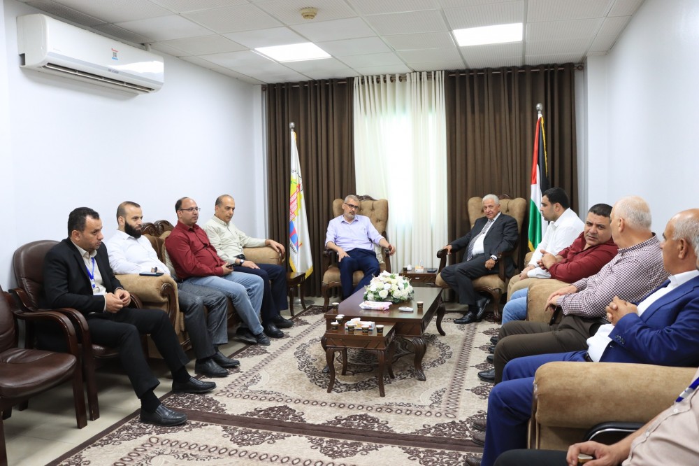 وكيل الأشغال يلتقي رئيس اتحاد المقاولين بغزة
