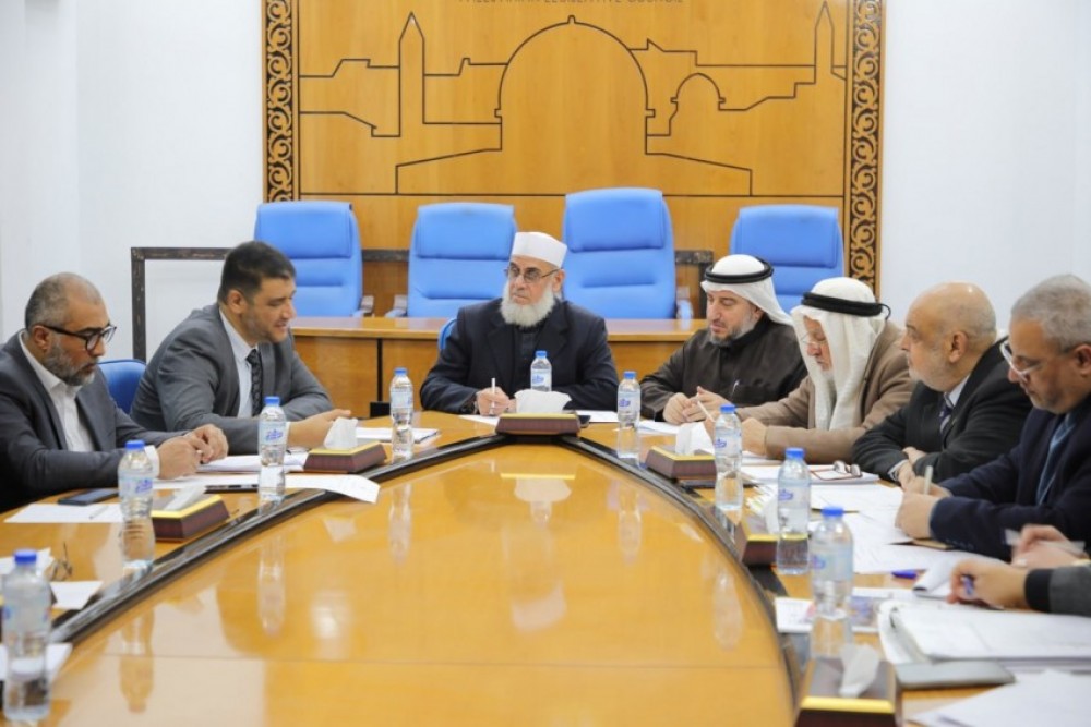 التشريعي يناقش تجويد الخدمات الصحية ويبحث شكاوى المواطنين