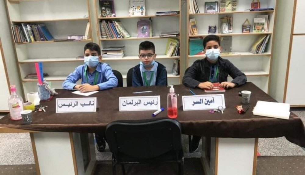 جانب من أنشطة البرلمان الطلابي