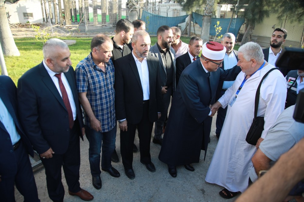 وزير الأوقاف ووكيلها يودّعان الفوج الأول من حجاج قطاع غزة