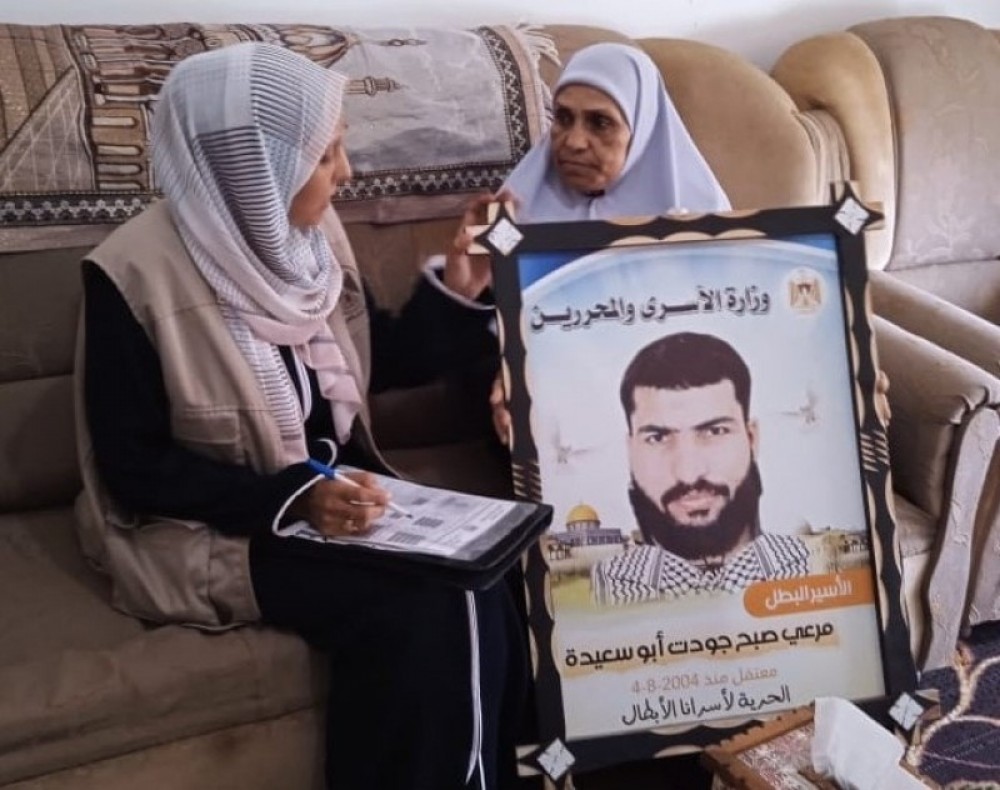 وزارة الأسرى والمحررين تزور عدداً من أهالي أسرى محافظة الشمال