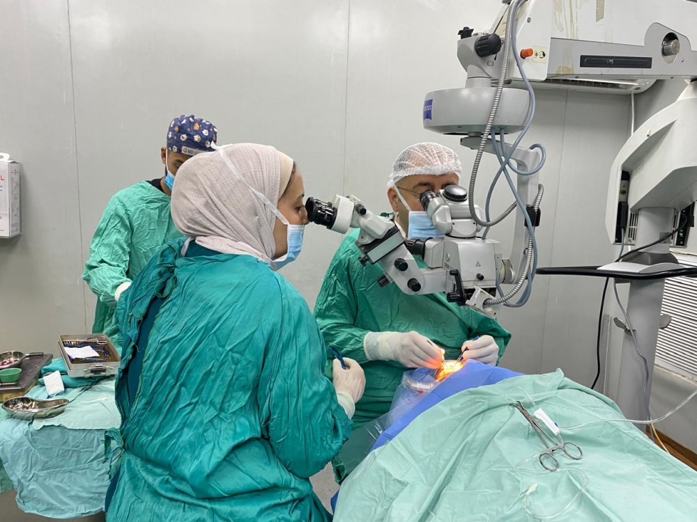 زراعة قرنية واستغلال أنسجتها لعلاج مريضة أخرى