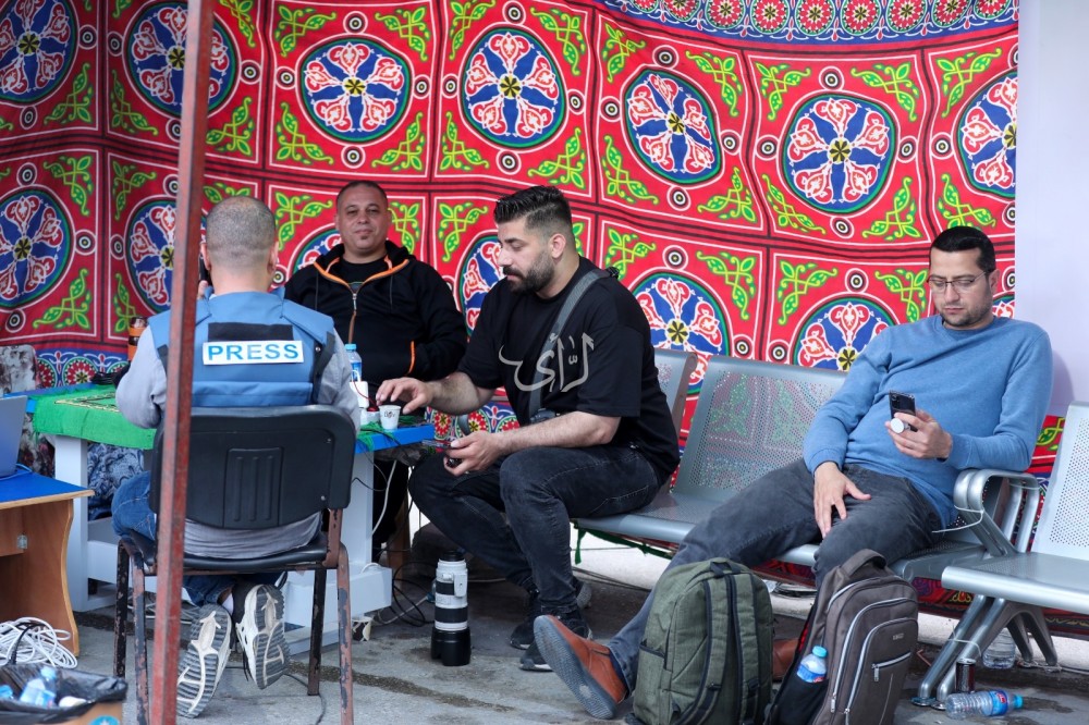 الرأي توثق عمل الطواقم الصحفية في غزة (13)