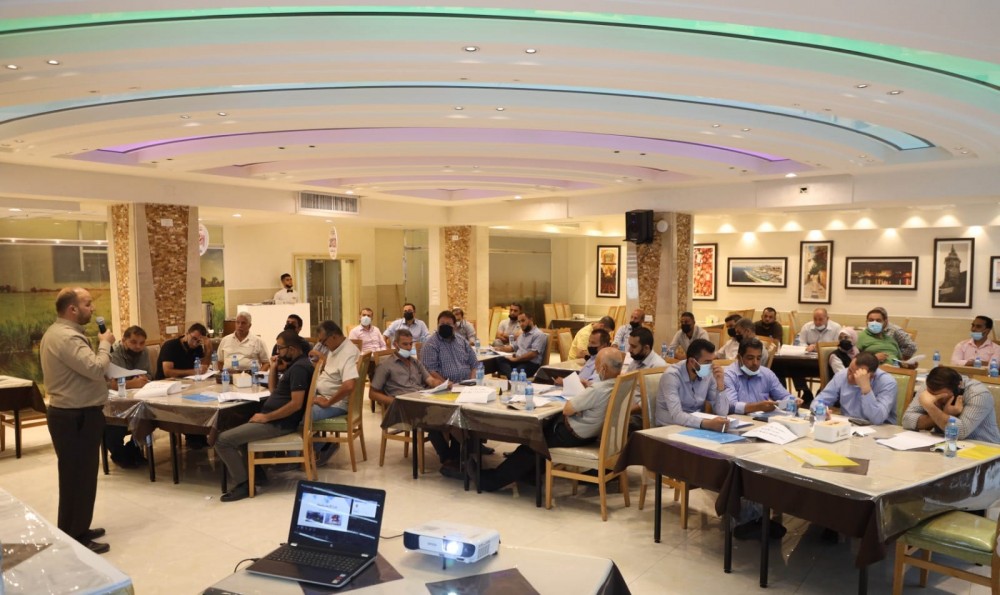 بلدية خان يونس تُنظم دورة تدريبية لموظفيها حول إدارة المخاطر