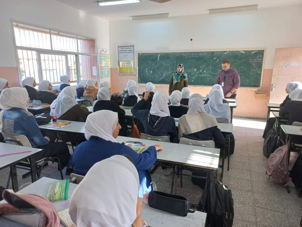 الاقتصاد تنظم ندوات تثقيفية بمدارس المحافظة الوسطى