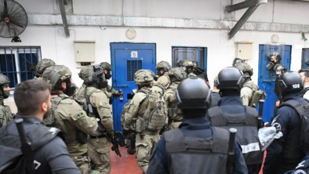 قمع الأسرى في سجن النقب