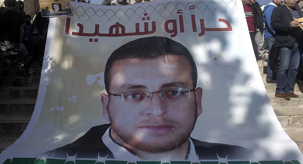الأسير الصحفي محمد القيق 