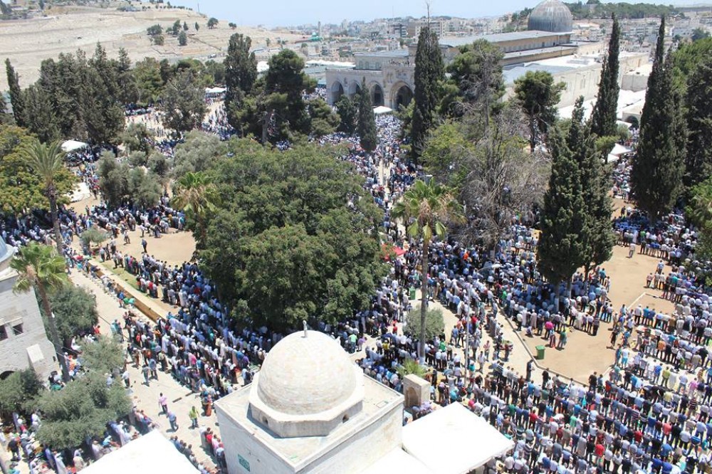 صلاة الجمعة في المسجد الأقصى 
