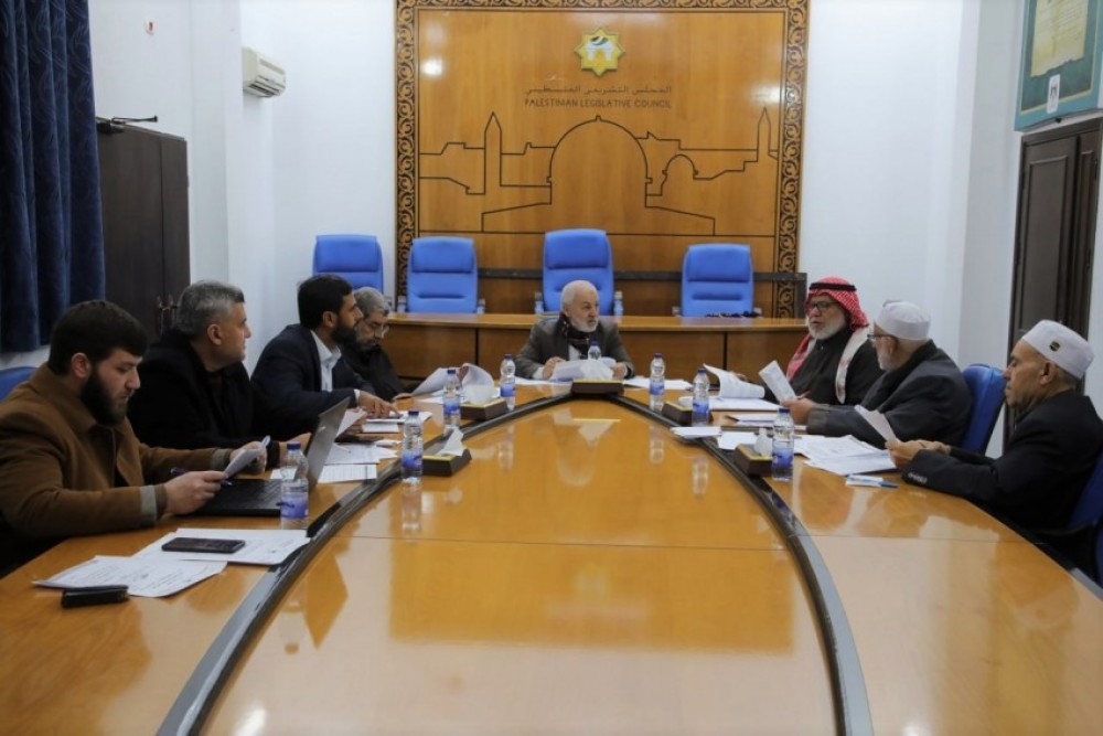 اللجنة القانونية في المجلس التشريعي تناقش عدداً من القوانين