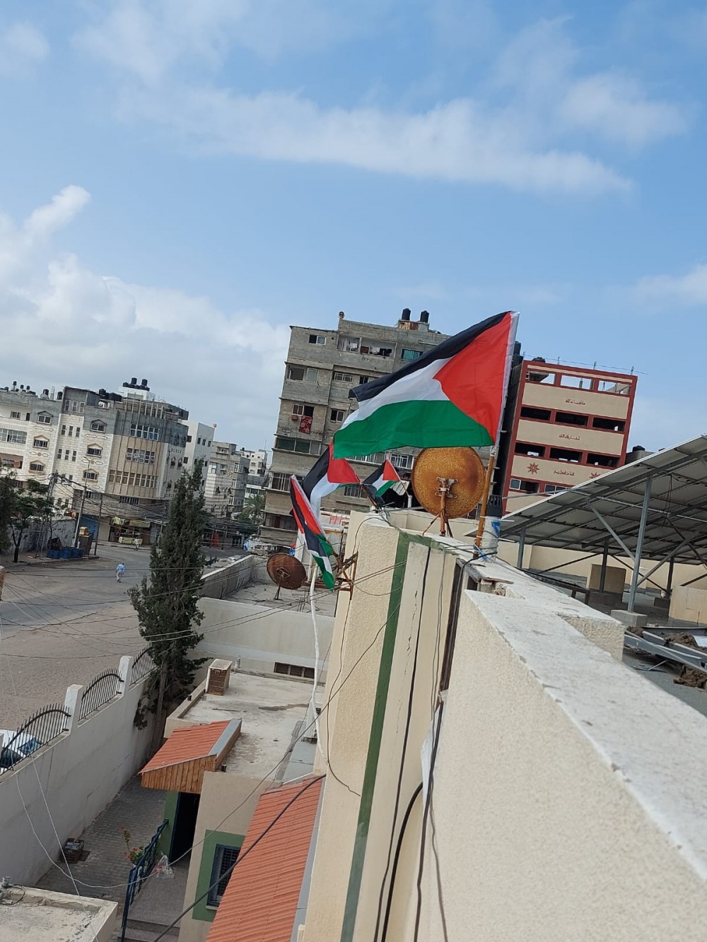 الزراعة ترفع العلم الفلسطيني فوق مقراتها 