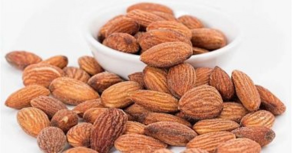 1اعرف فوائد اللوز في تخسيس الوزن 