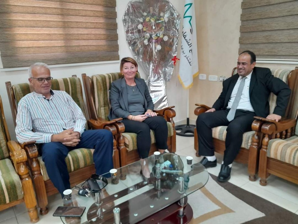 أبو سلمية يطلع وفد مؤسسة نورواك على تطورات مشروع عيادة علاج الألم