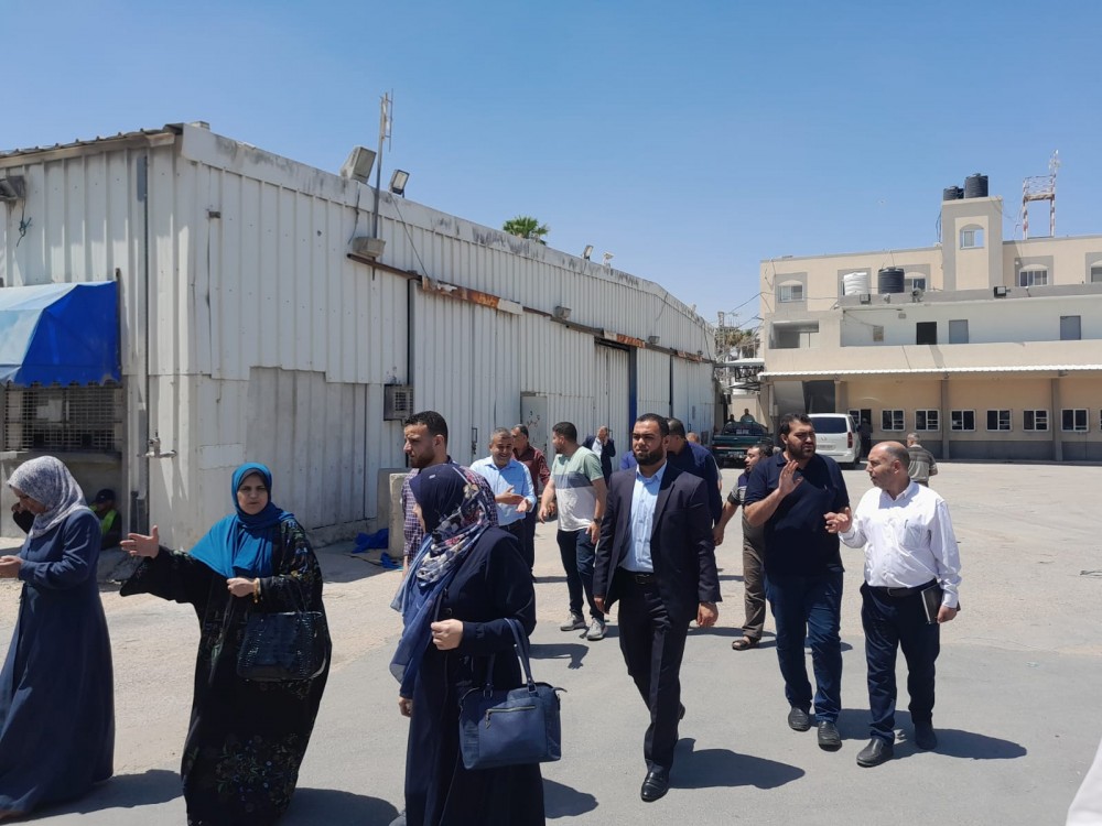 وفد من وزارة المالية يزور المعابر لتحديد احتياجاتها
