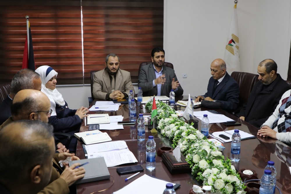 العمل توقع مذكرة تفاهم حول تحسين ظروف وشروط العمل