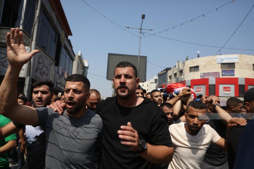 جماهير جنين تشيّع الشهيد مصطفى الكستوني