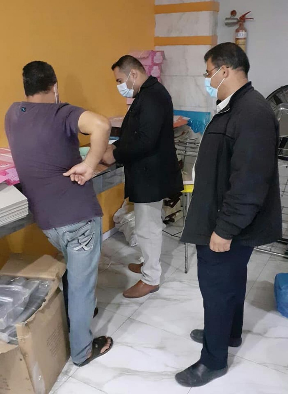   الاقتصاد تنظم 80 زيارة تفتيشية على الأسواق والمصانع