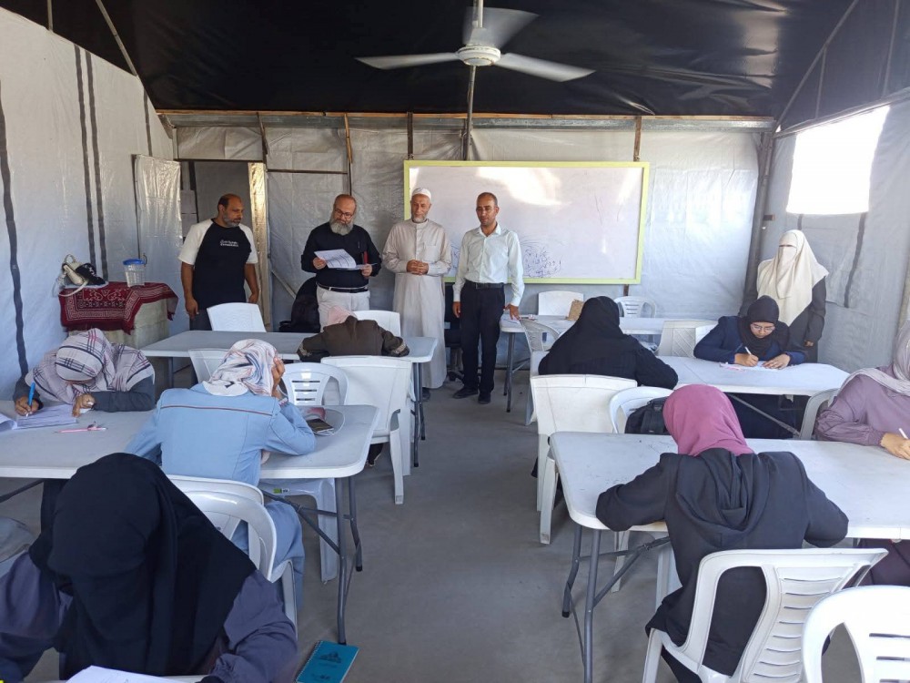 مدير فرع الشمال بكلية الدعوة الإسلامية يتفقد قاعات اختبارات نهاية الفصل الدراسي الثاني.