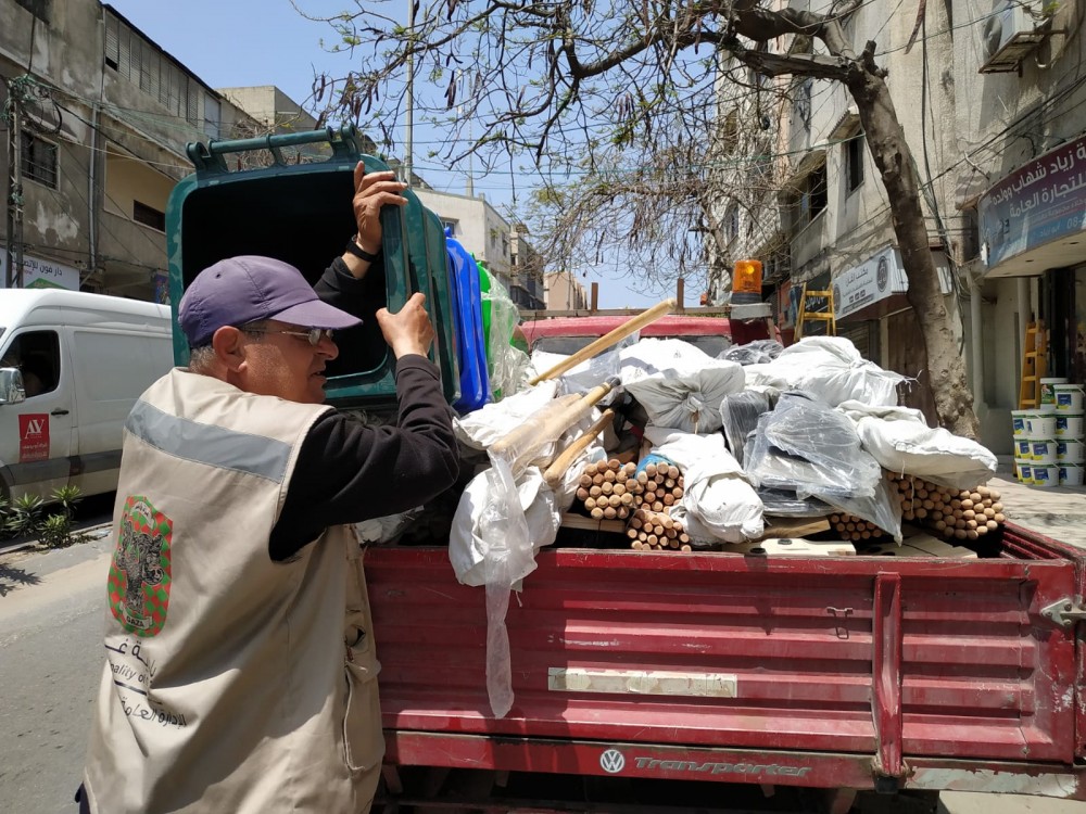 وزارة الحكم المحلي توزع على البلديات 