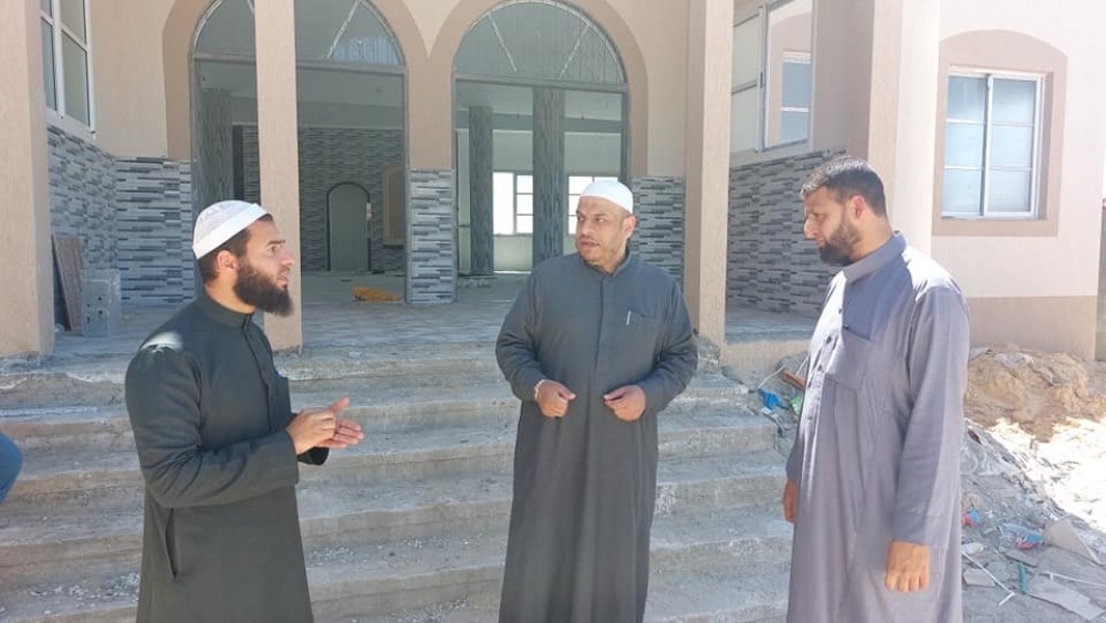 مدير أوقاف رفح يتفقد المرحلة النهائية لإعمار مسجدي بالمحافظة 