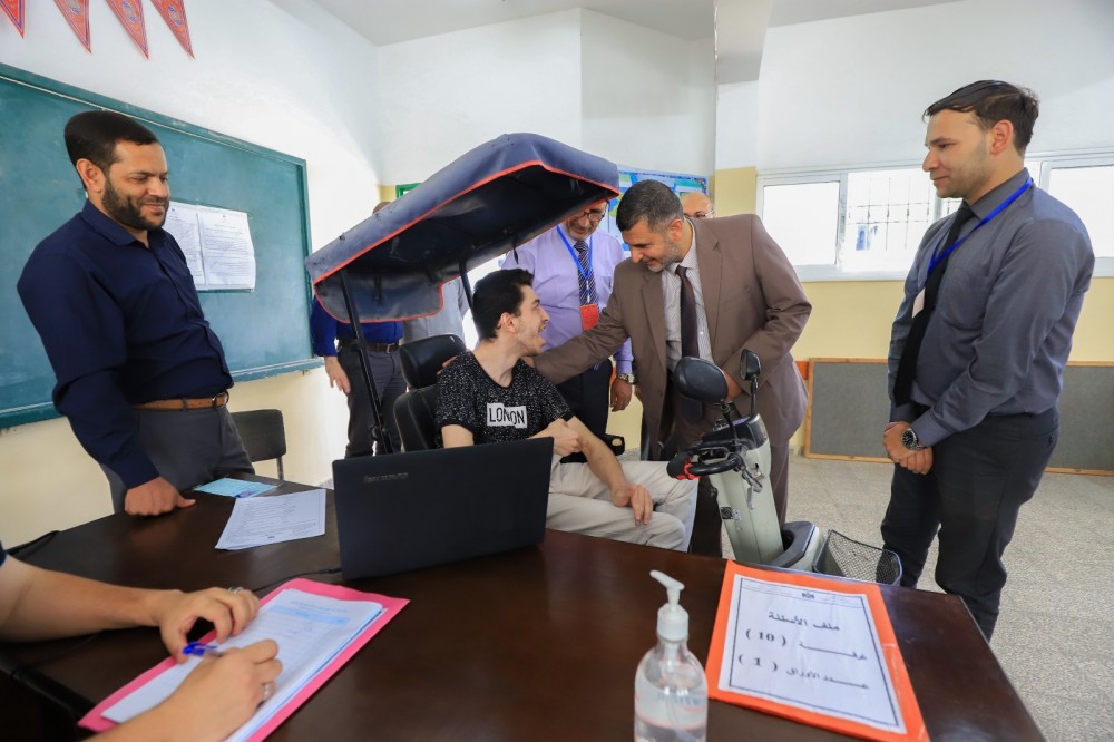 الطالب أبو شنب.. قصة كفاح وطموح في ميدان العلم رغم الإعاقة