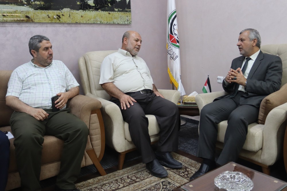 السياحة والنيابة تبحثان سبل التعاون المشترك