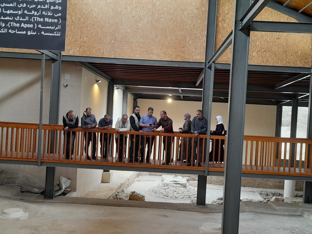 السياحة بغزة تطلع وفداً طبياً من الضفة  على المواقع الأثرية 