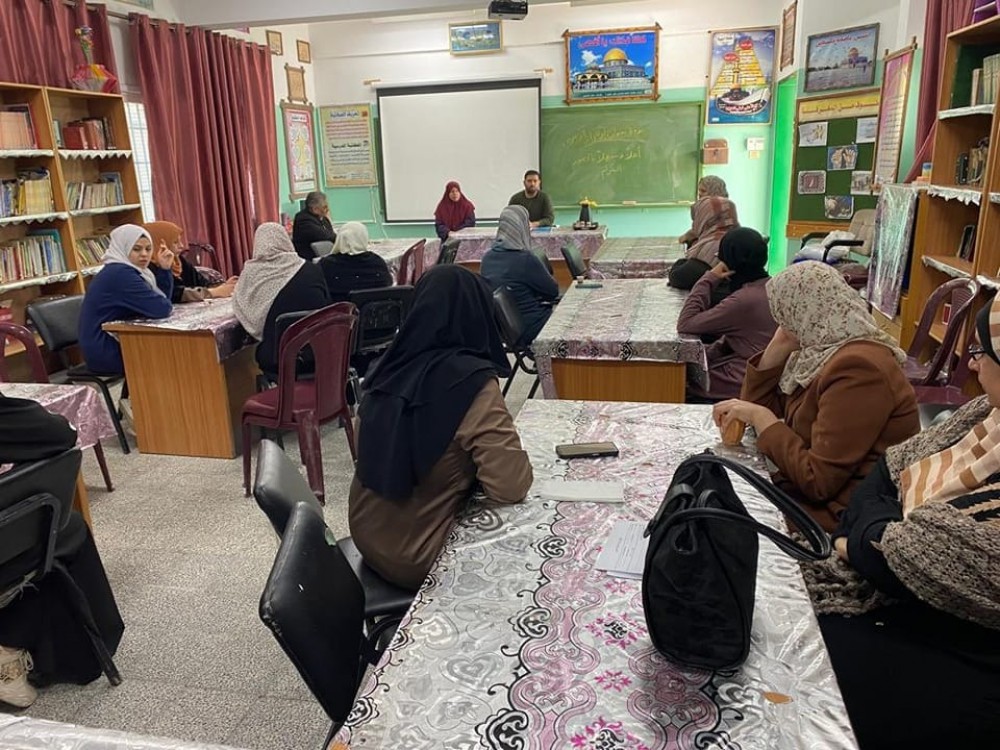 أوقاف الوسطى تنظم محاضرة حول الابتزاز الإلكتروني لطالبات الثانوية 