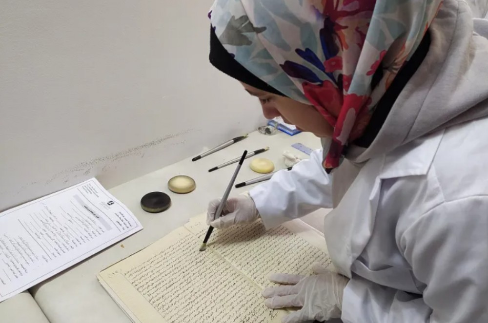 جانب من عمل الشابات بالمشروع 